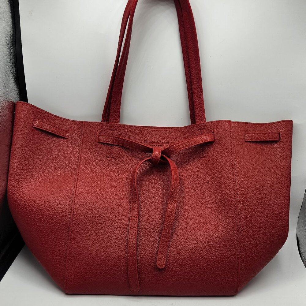 PREOWNED ELIZABETH ARDEN RED FAUX LEATHER TOTE-19” X 11.5”